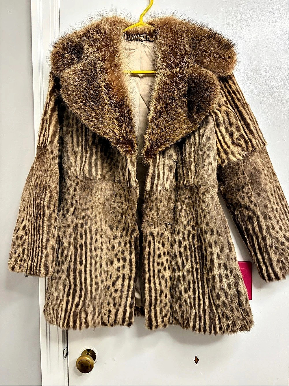 💗Stunning real fur coat. Excellent like new. 💗